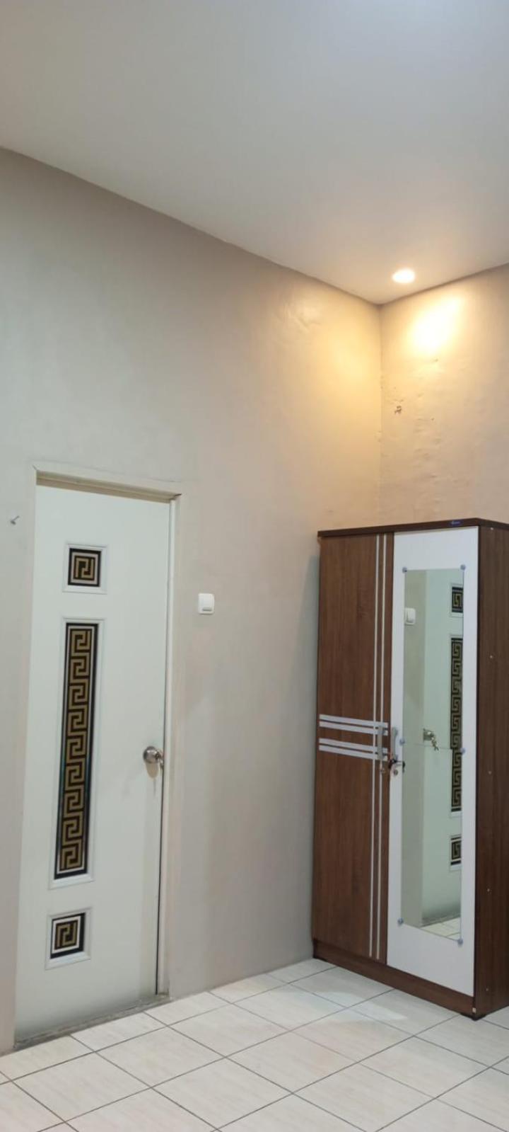 Guest House & Kos Munirah Sungai Lutus Exterior photo